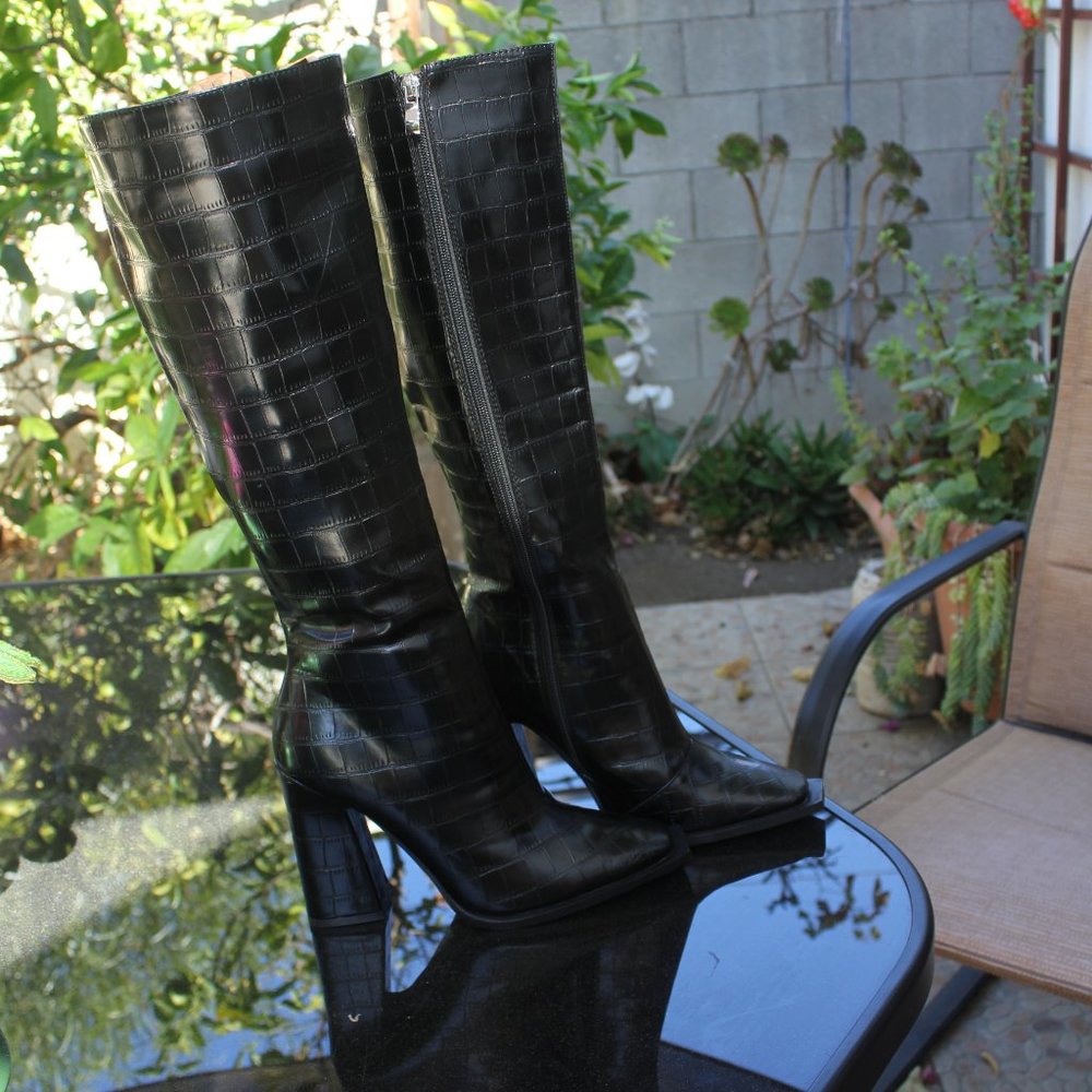 Black tall Boots